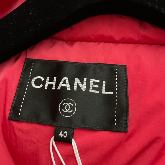 Chanel Fall/Winter 2019-2020 Puffer Jacket - Picture 3 of 6